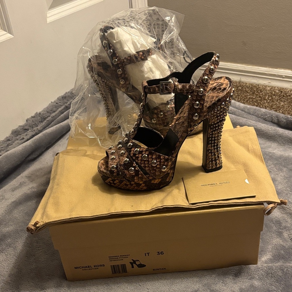Michael Kors Collection Rosanna Sandals